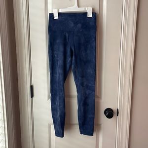 Lululemon Blue Diamond Dye Wunder Train Leggings 25 inch length Women's Size 6
